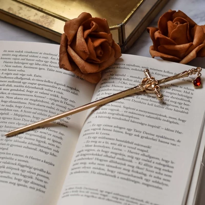 kard-formaju-hajtu-arany-kovel