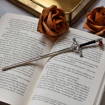 kard-formaju-hajtu-arany-kovel