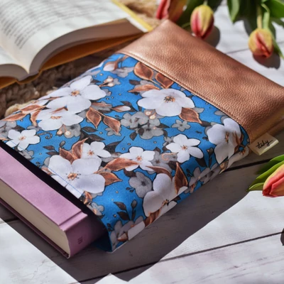 konyvtasak-viragos-kek-21-szazadkiado-stahymuvek